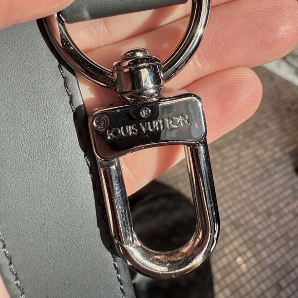 Louis Vuitton Monogram Eclipse Keepall Bandoulière 55 Duffle Bag - Picture 11 of 16